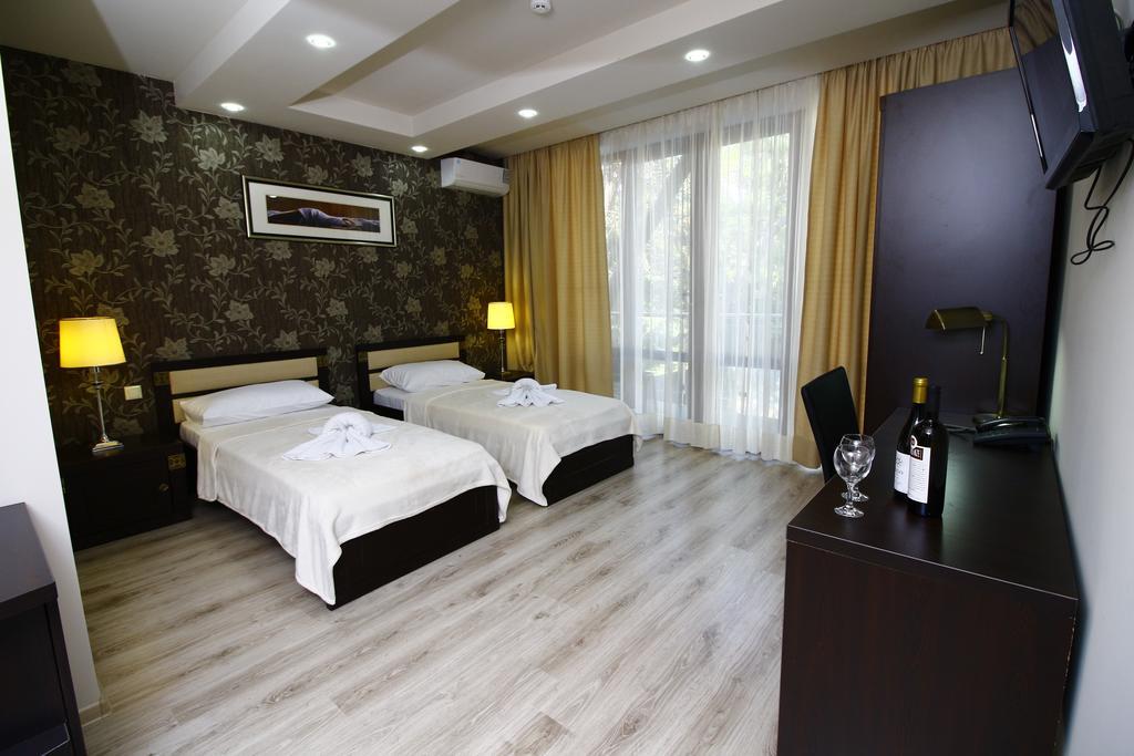Hotel Sani